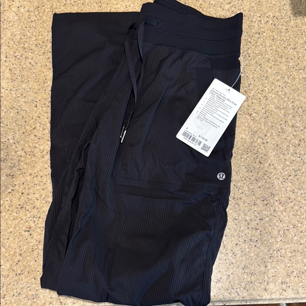 NWT Women’s Dance Studio Mid Rise Pant Size 4